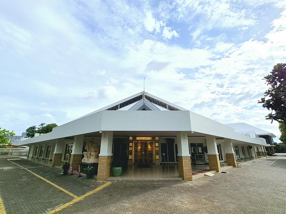 Gereja Hati Kudus Yesus - Tanah Mas