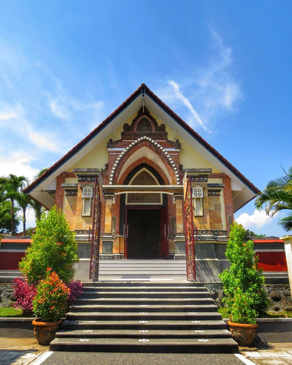 Gereja Santa Maria Ratu