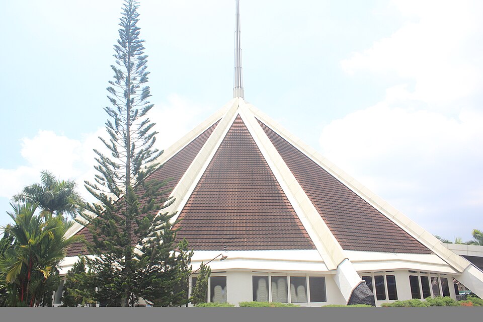 Gereja Santo Andreas - Tidar