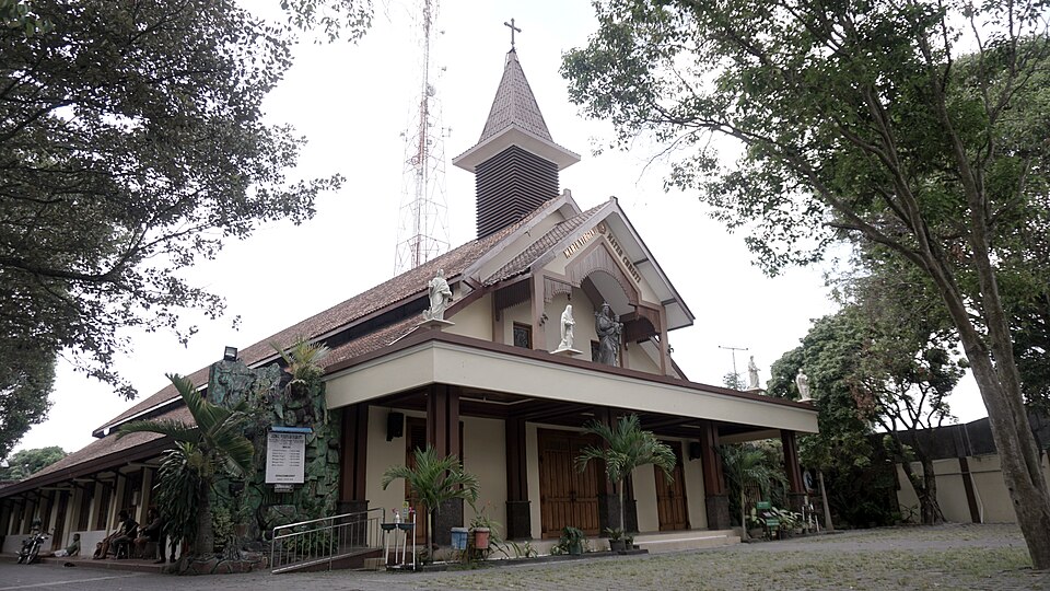 Gereja Santa Perawan Maria Bunda Kristus - Wedi